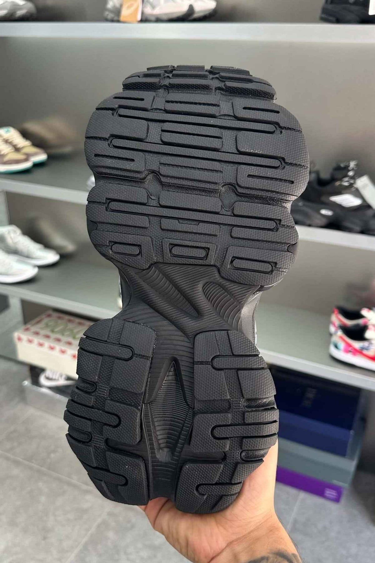 Balenciaga Cargo Sneaker Black - MAGIC CITY