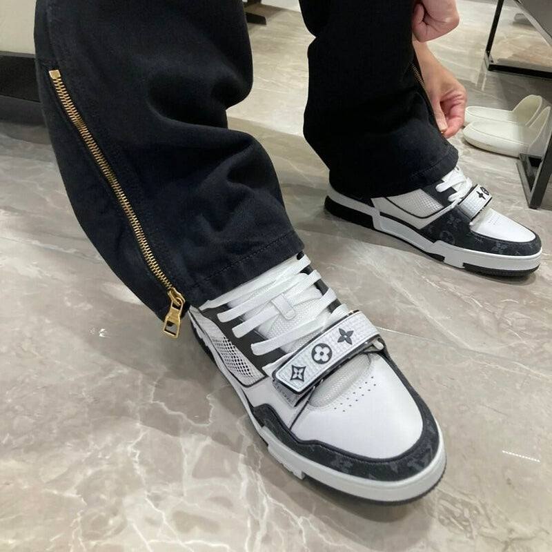 Louis Vuitton LV Trainer sangle velcromonogramme denim Black WhiteLouis Vuitton LV Trainer sangle velcro
monogramme denim Black WhiteMAGIC CITY