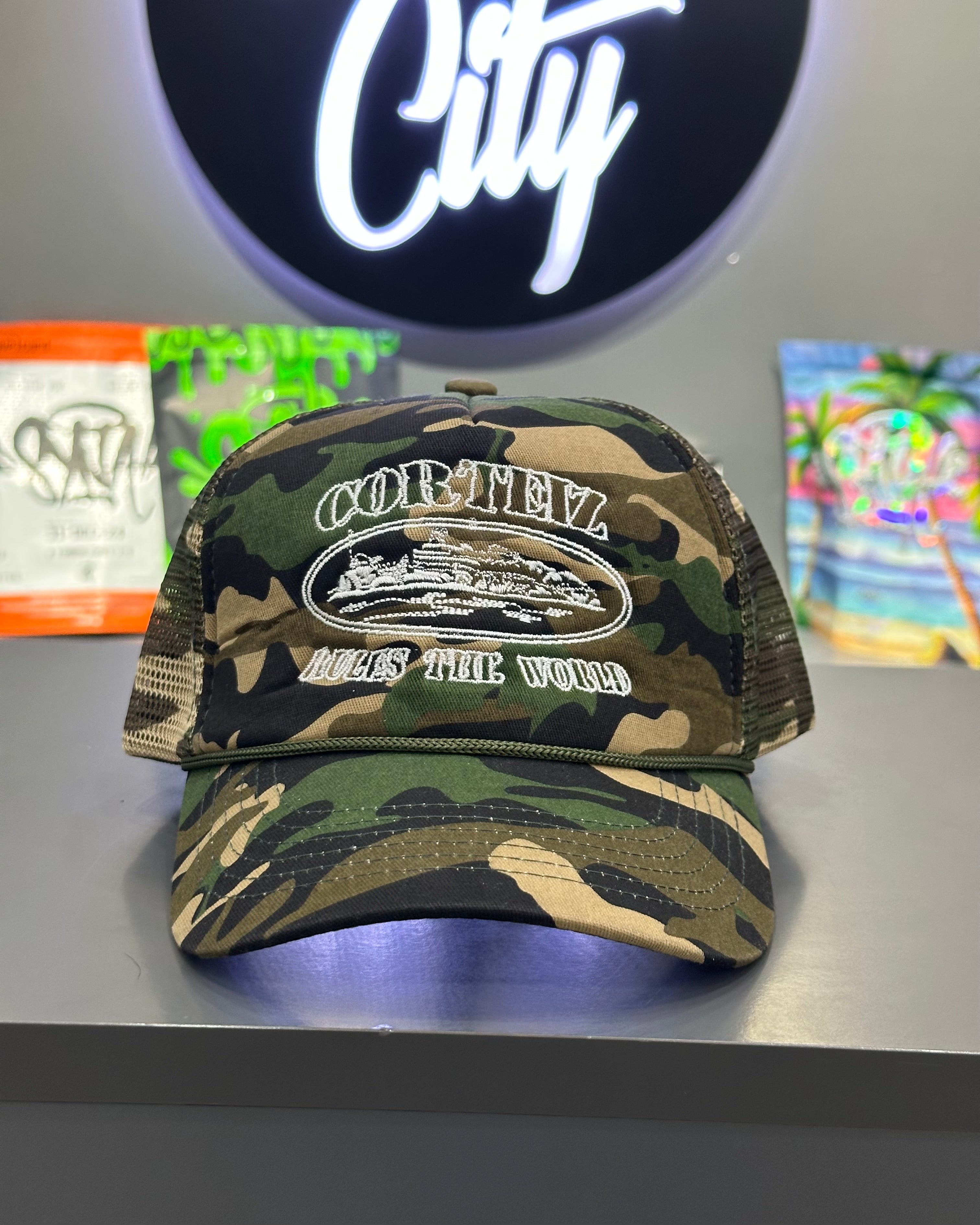 CORTEIZ 5 STARZ Alcatraz Trucker Hat – Camo