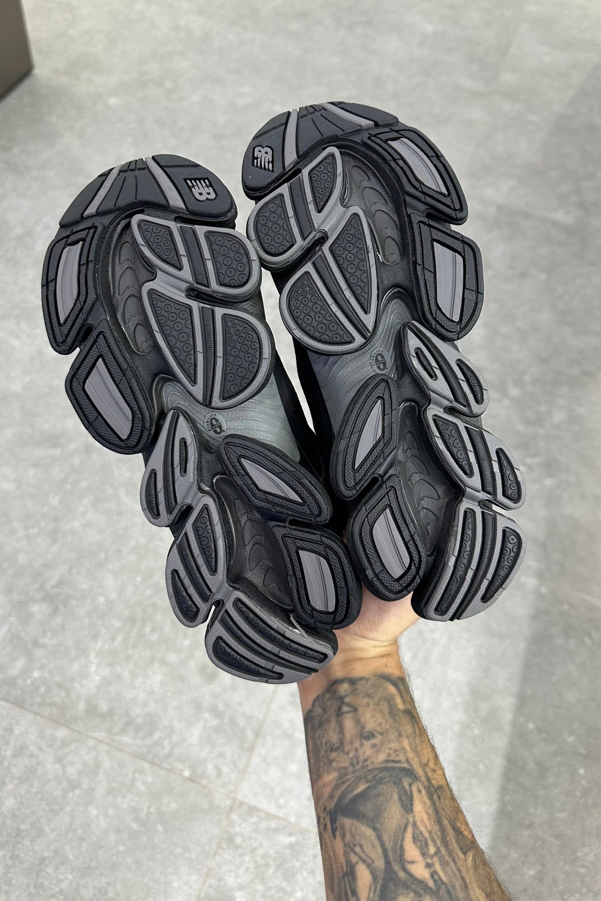 New Balance Abzorb 2000 Black Grey - MAGIC CITY