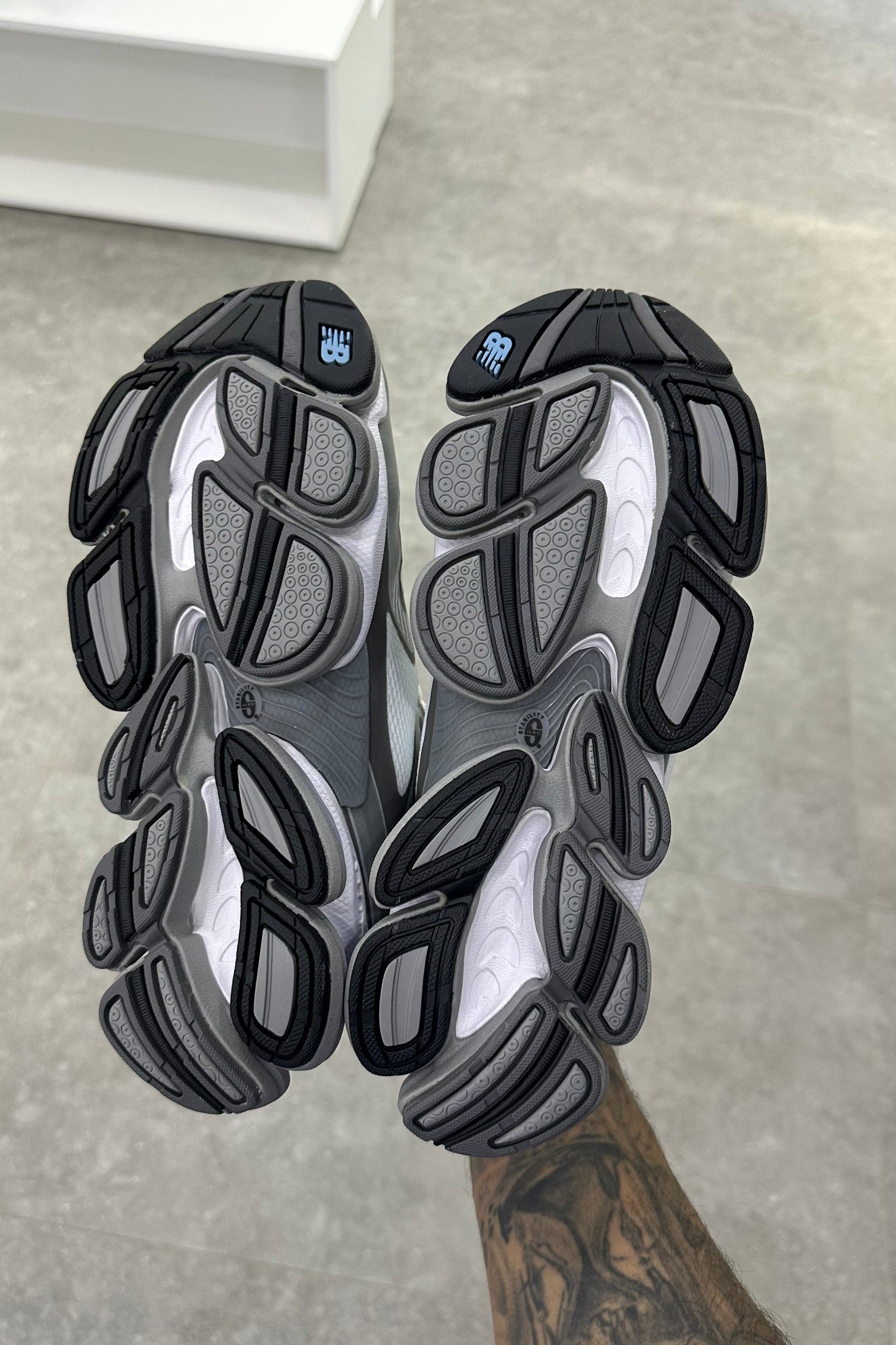 New Balance Abzorb 2000 White Grey Blue