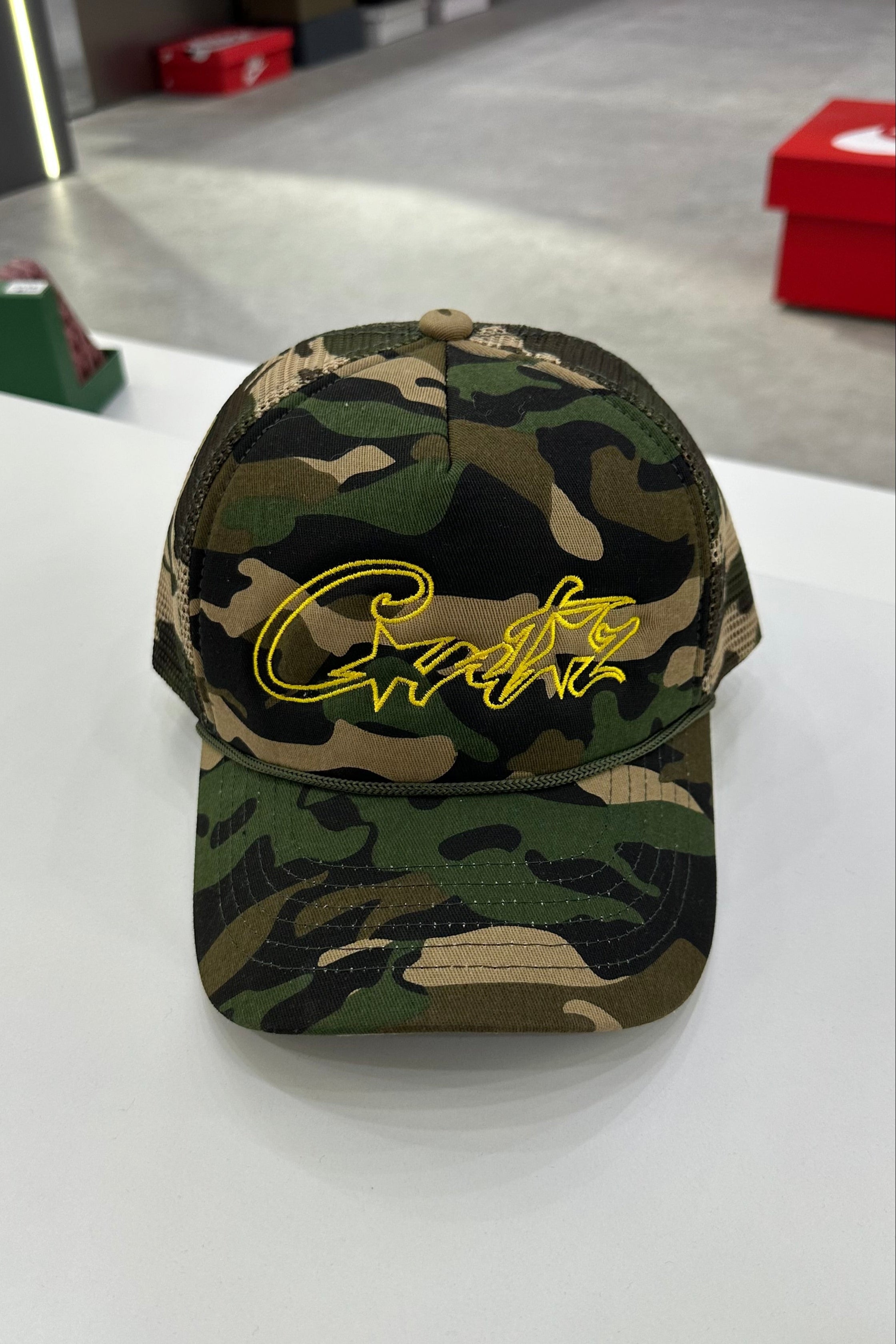 CORTEIZ 5 STARZ Alcatraz Trucker Hat – Camo Yellow