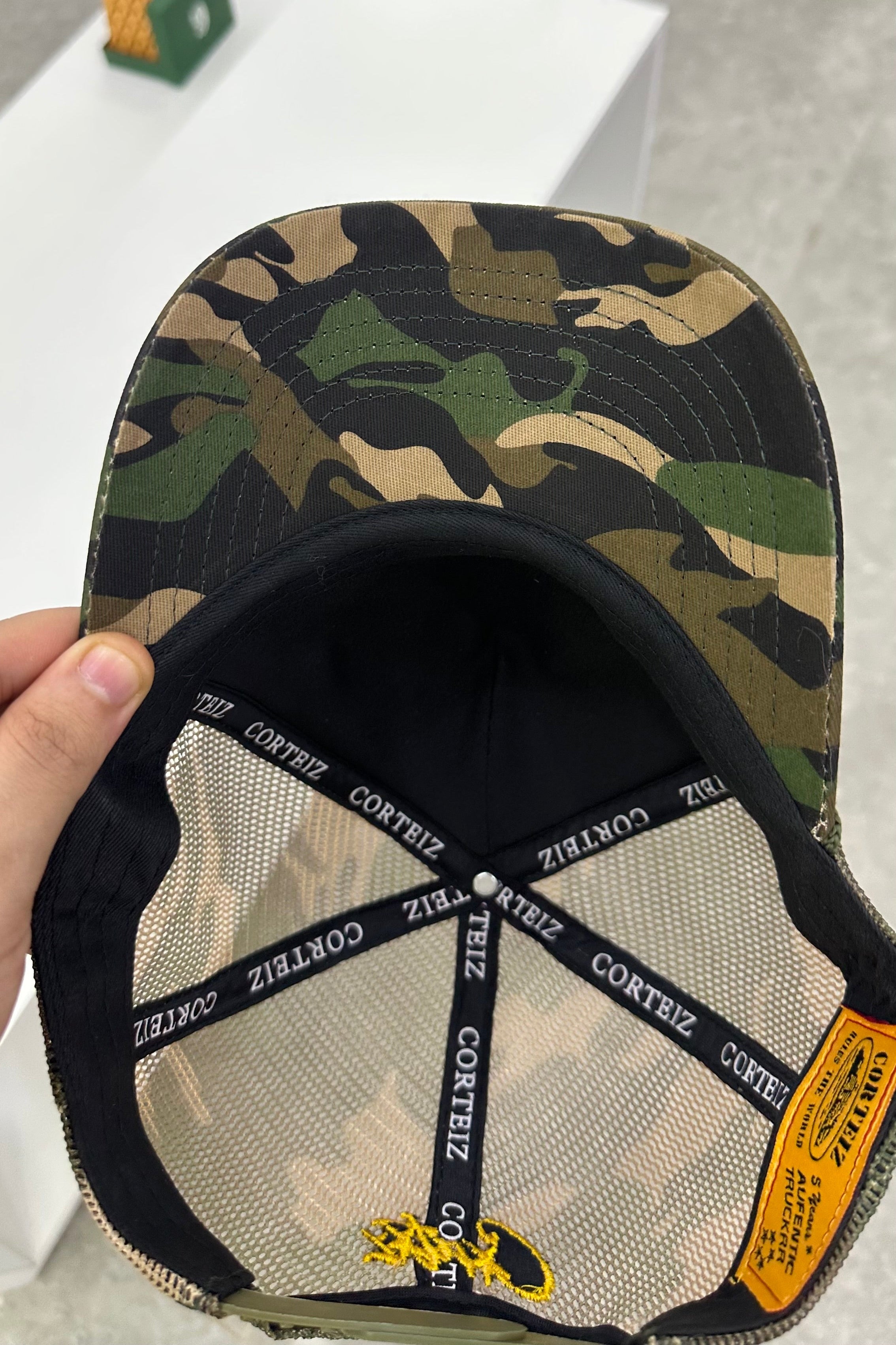 CORTEIZ 5 STARZ Alcatraz Trucker Hat – Camo Yellow