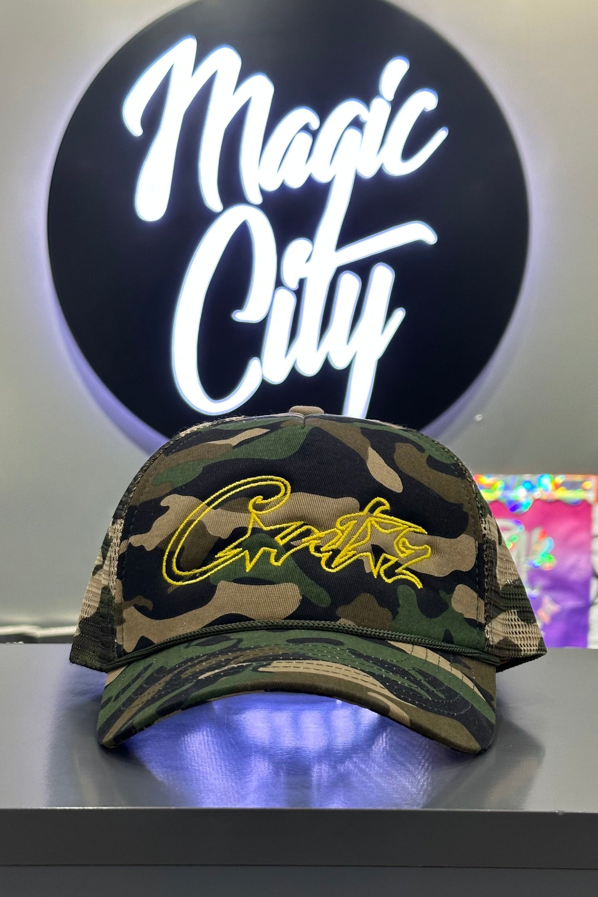 CORTEIZ 5 STARZ Alcatraz Trucker Hat – Camo Yellow - MAGIC CITY
