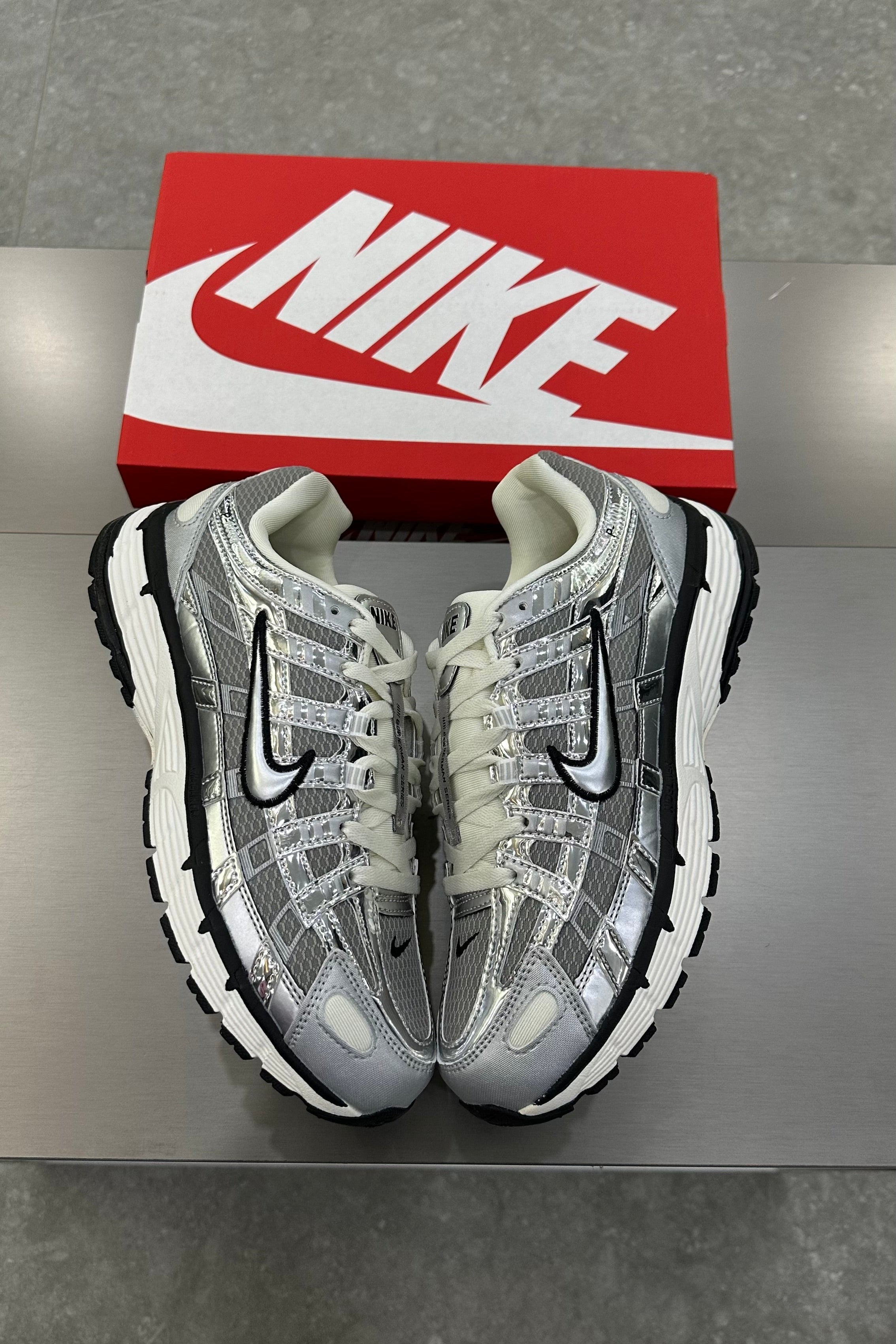 Nıke P-6000 Metallic Silver