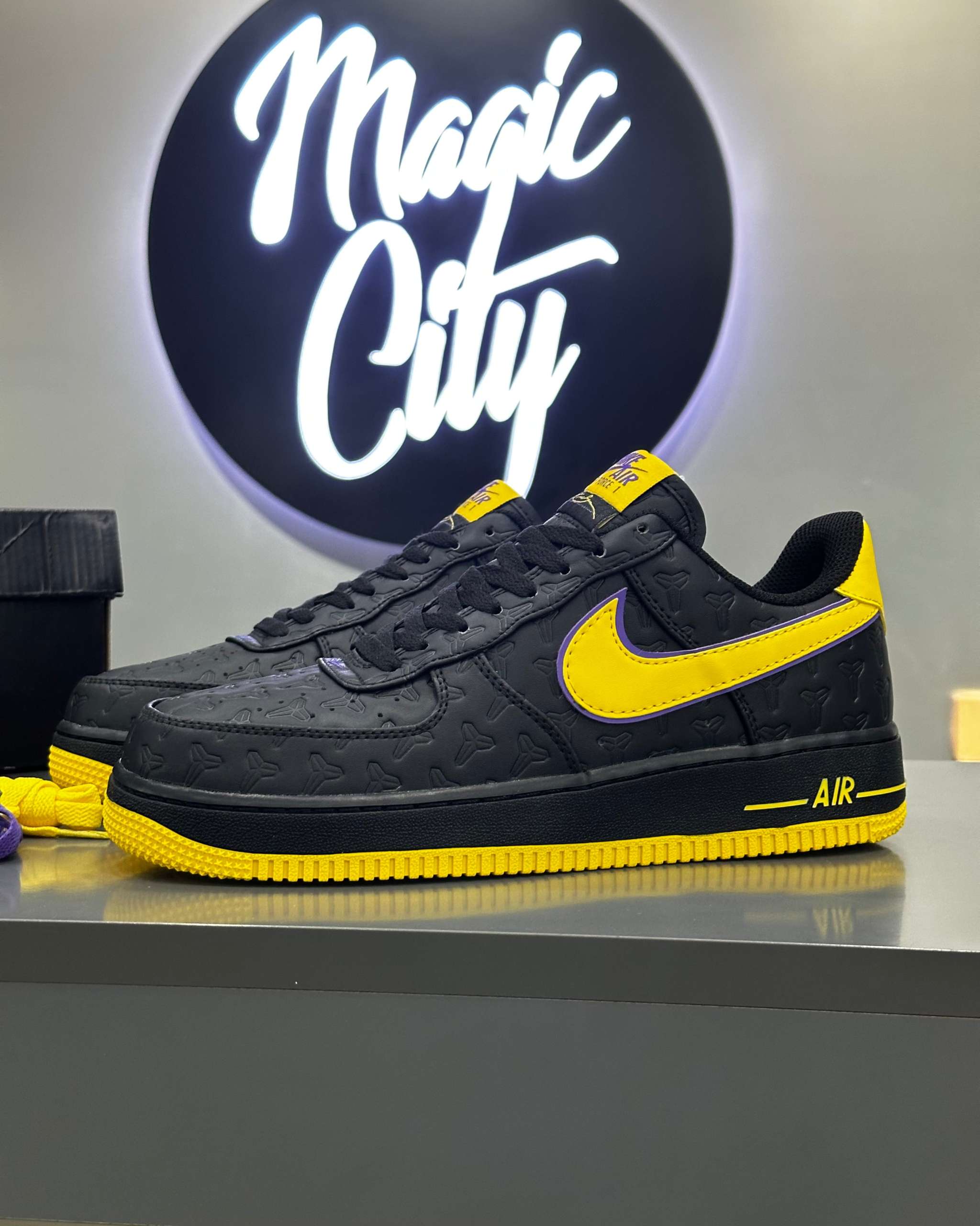 Nıke Air Force 1 Low Kobe Bryant Lakers Away (Numbered Edition of 8000)