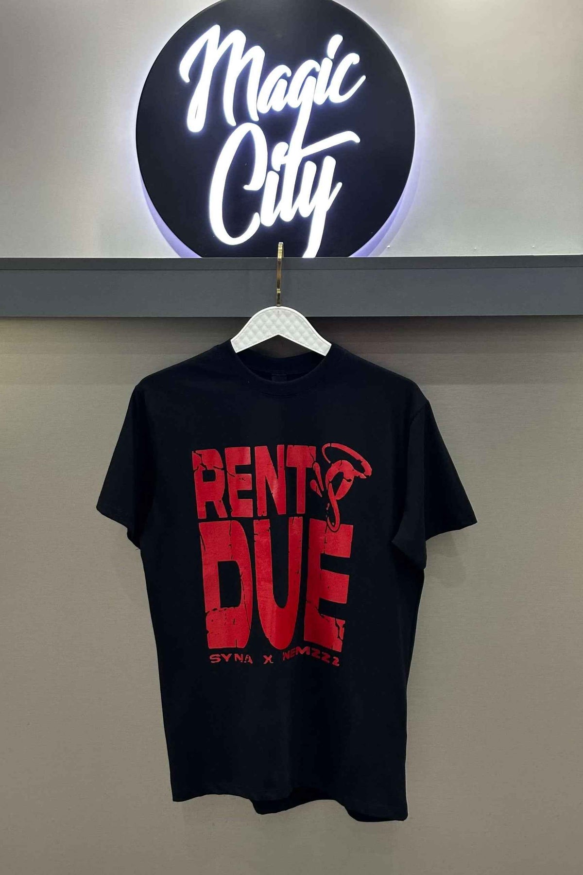 SYNA X NEMZZZ 24 HOURS DROP Tee - MAGIC CITY