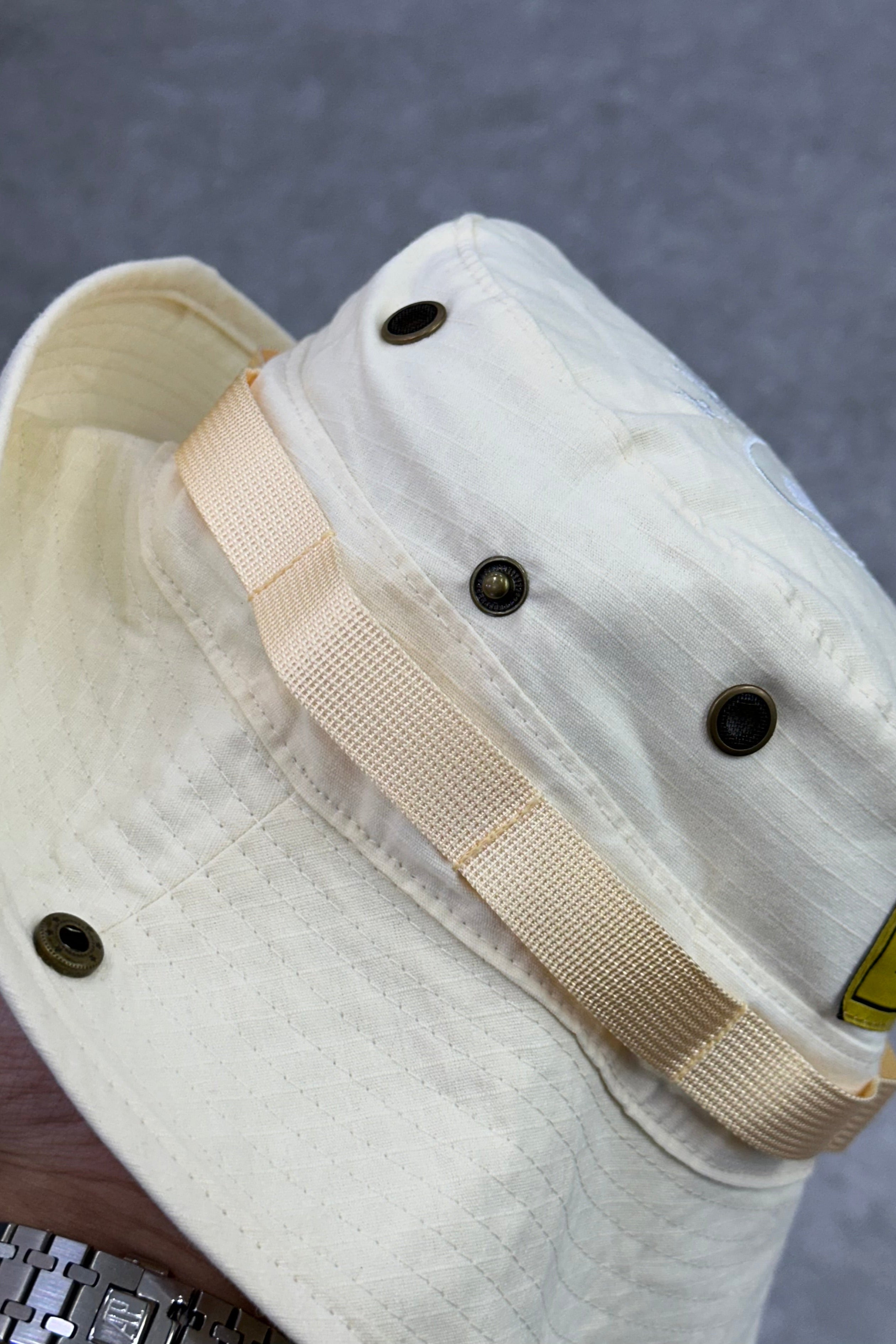 Corteiz OG Guerillaz Bucket Hat - Beige