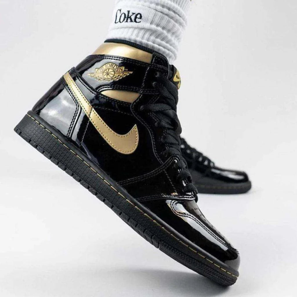 Air Jordan 1 Retro High OG Metallic Gold-Black