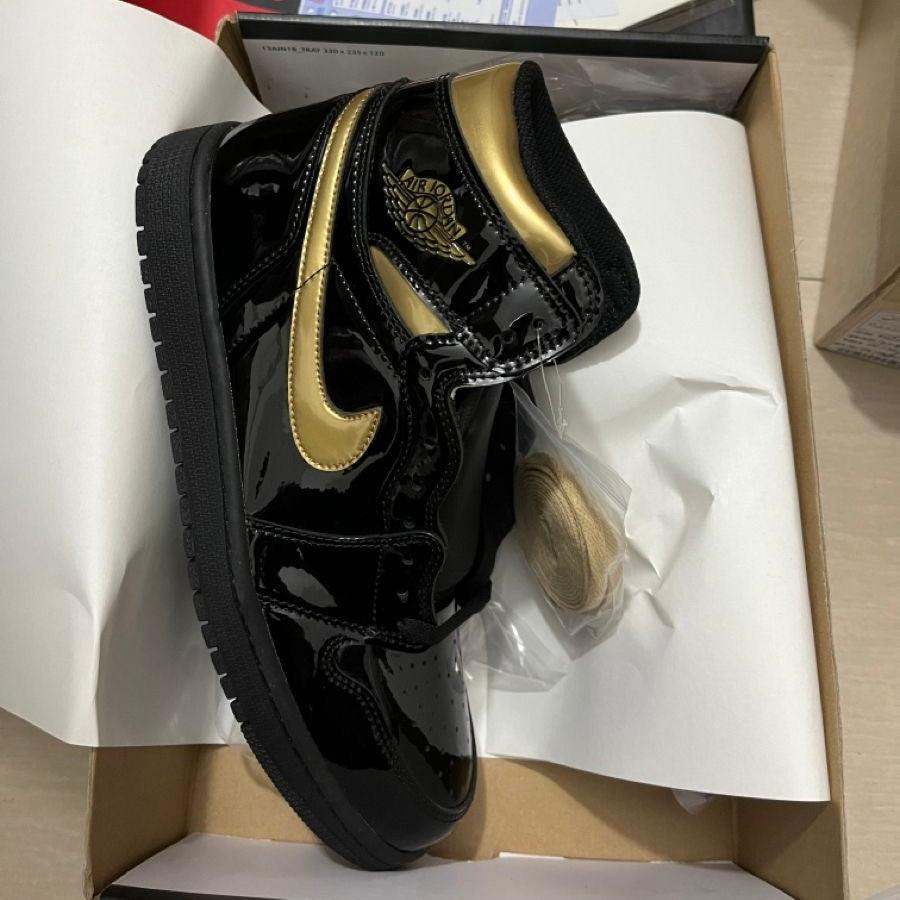 Air Jordan 1 Retro High OG Metallic Gold-Black