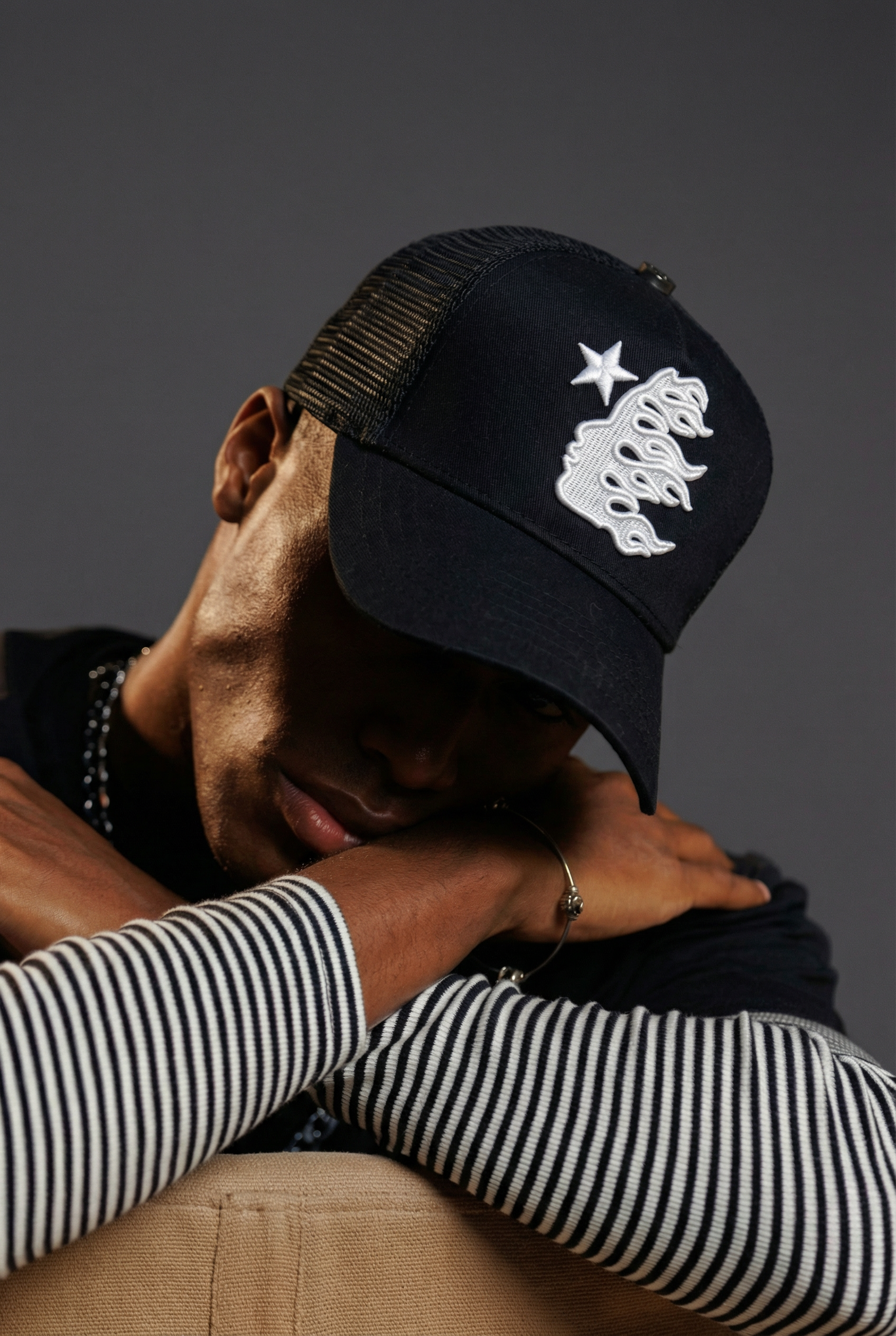 HELLSTAR Rhinestone Logo Cap | White Black