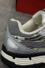 Nike P-6000 Metallic Silver - heel detail