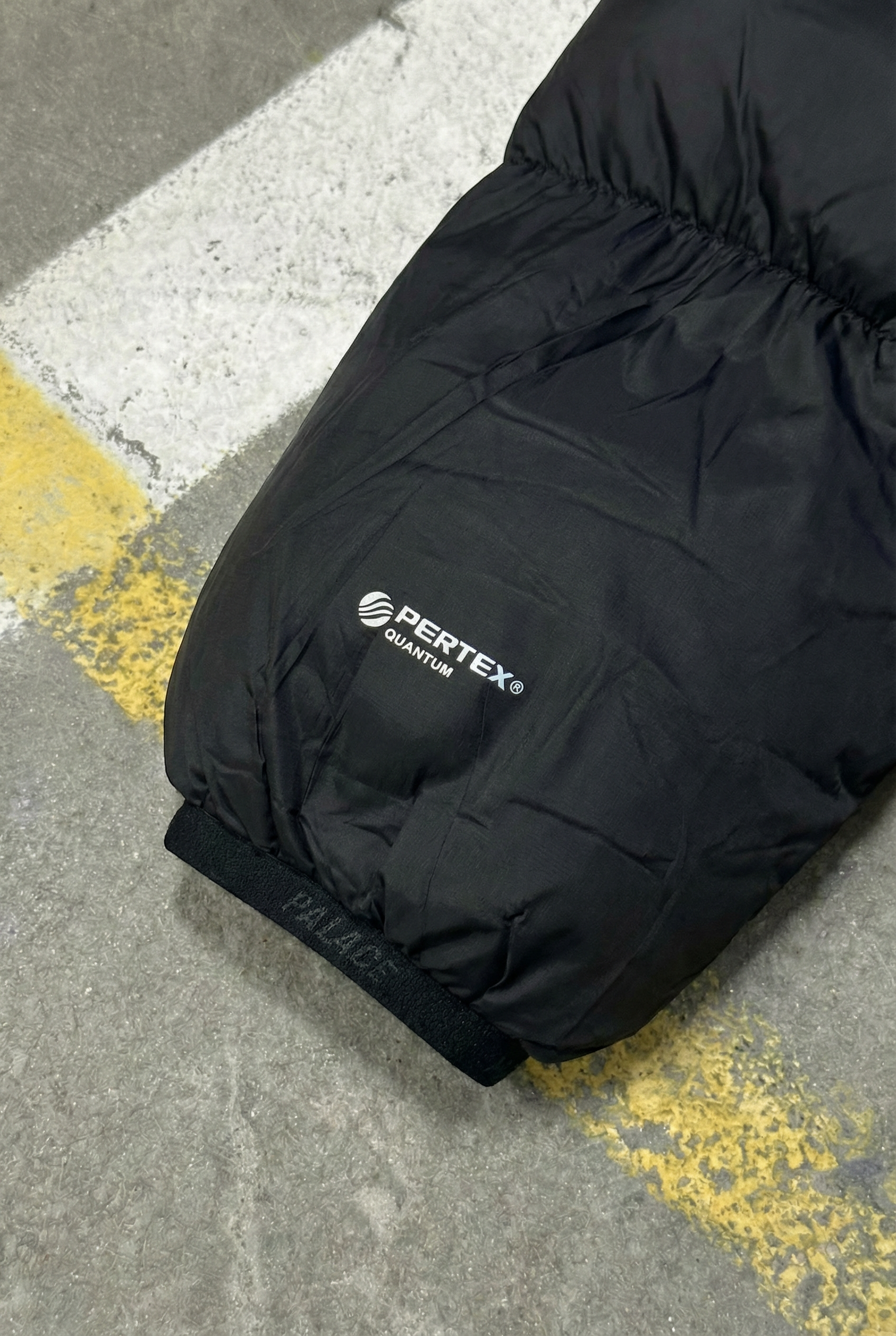 PALACE PERTEX FROST BALACLAVA PUFFA - Balck