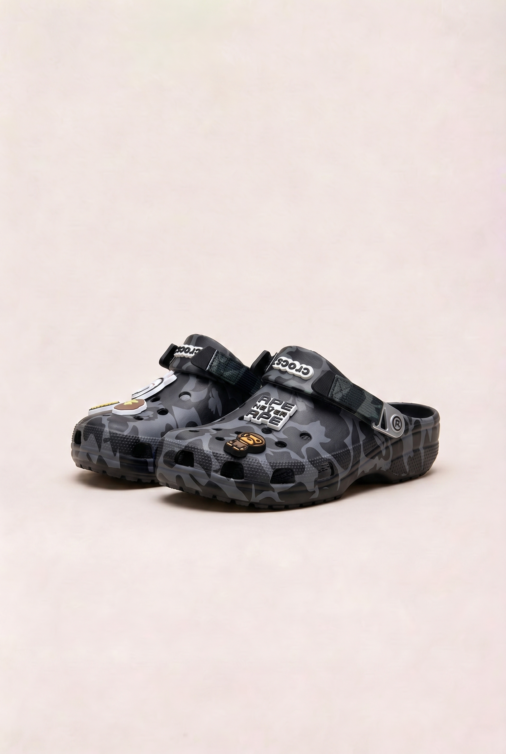 Crocs X A Bathing Ape ABC
Camo - Black