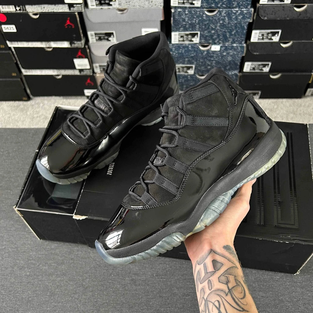 JORDAN 11 CAP AND GOWN