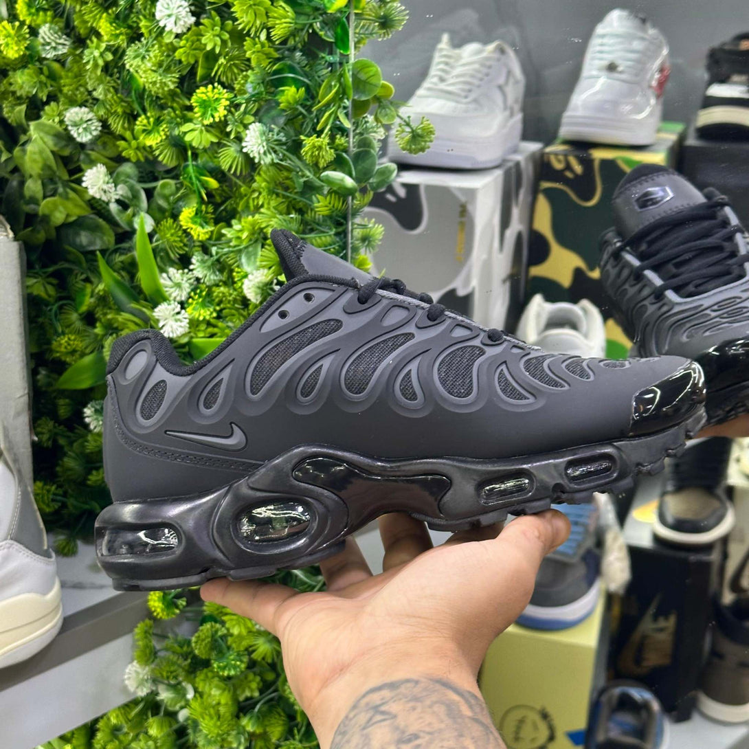 Nike Air Max Plus Drift "Triple Black" - MAGIC CITY