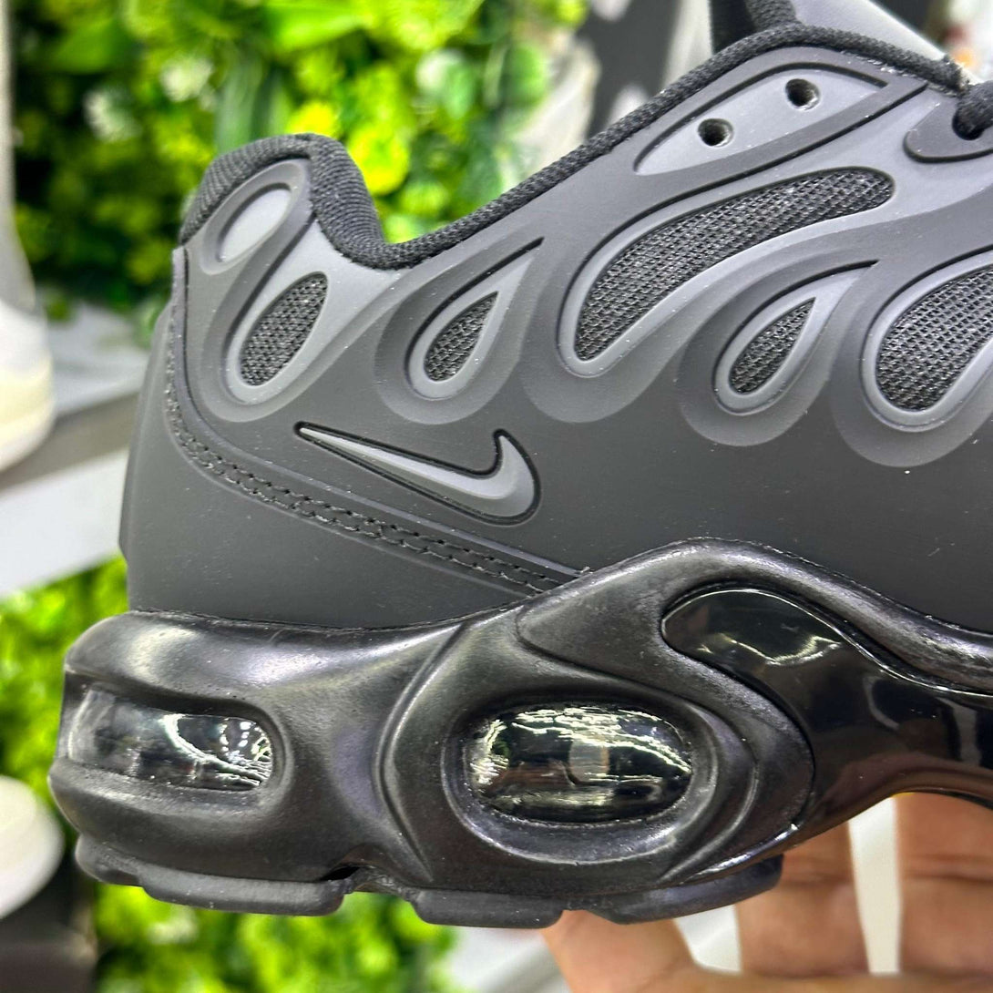 Nike Air Max Plus Drift "Triple Black" - MAGIC CITY