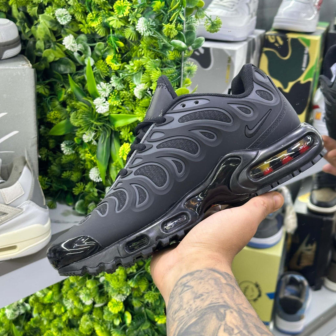 Nike Air Max Plus Drift "Triple Black" - MAGIC CITY