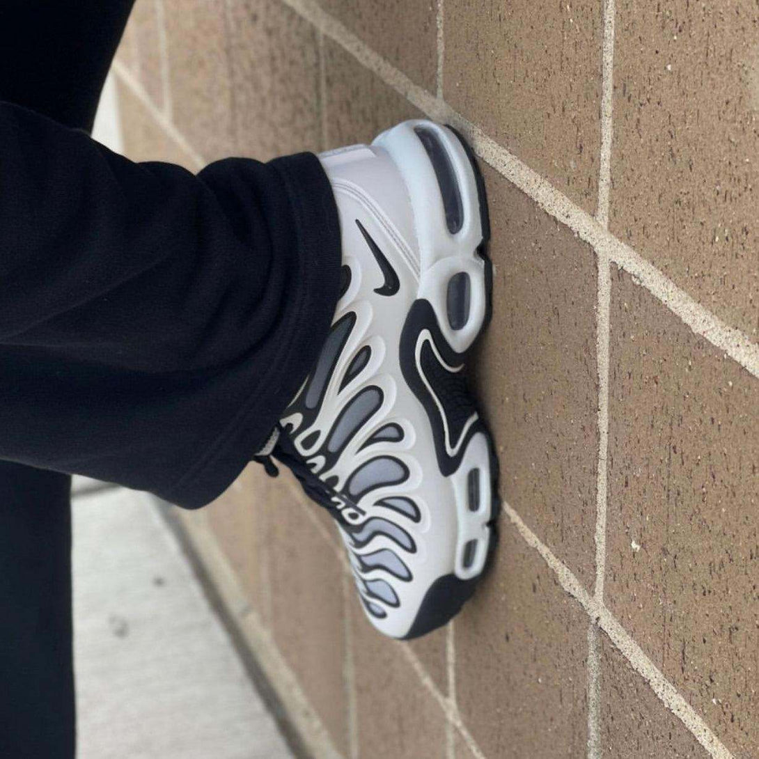 Nike Air Max Plus Drift "White/Black" - MAGIC CITY