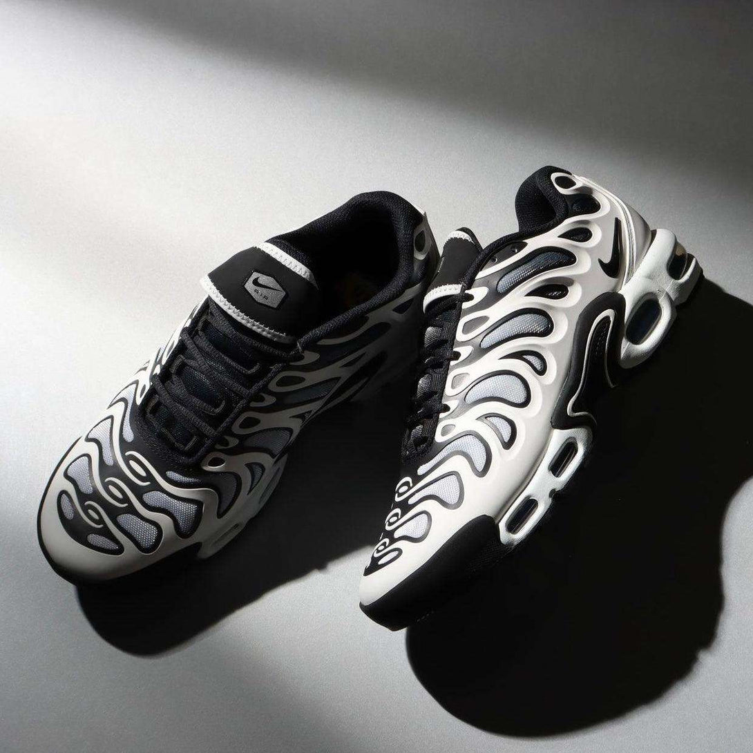 Nike Air Max Plus Drift "White/Black" - MAGIC CITY