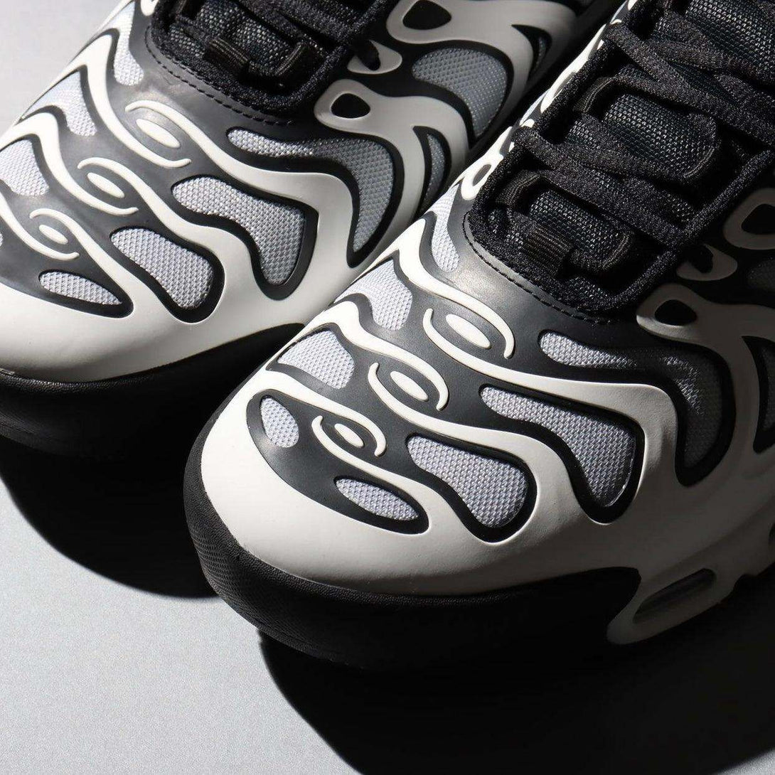 Nike Air Max Plus Drift "White/Black" - MAGIC CITY