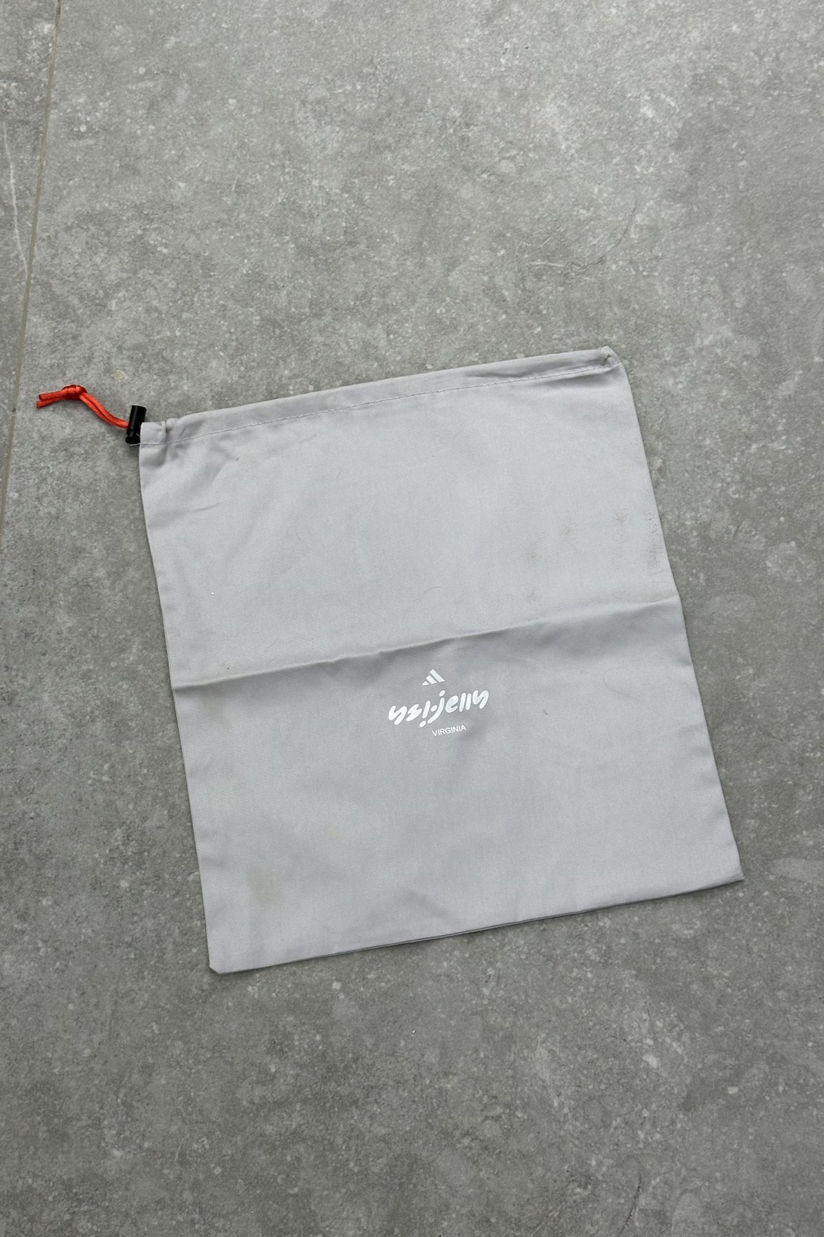 Pharrell Williams x Adidas Adistar Jellyfish – Solid Grey/Core Black/Clear Onix – dust bag