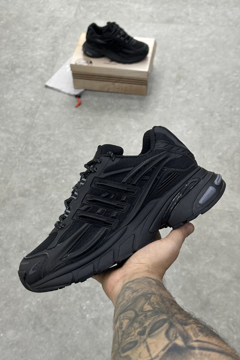 Pharrell Williams x Adidas Adistar Jellyfish – Triple Black – in hand