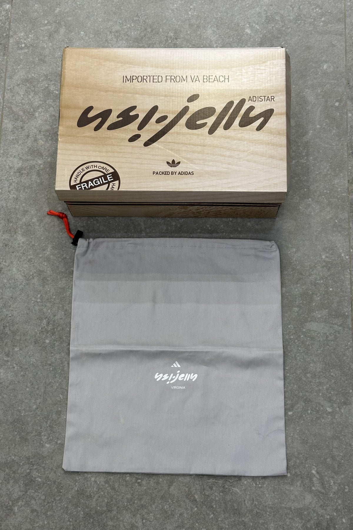 Pharrell Williams x Adidas Adistar Jellyfish – Triple Black – box and dust bag