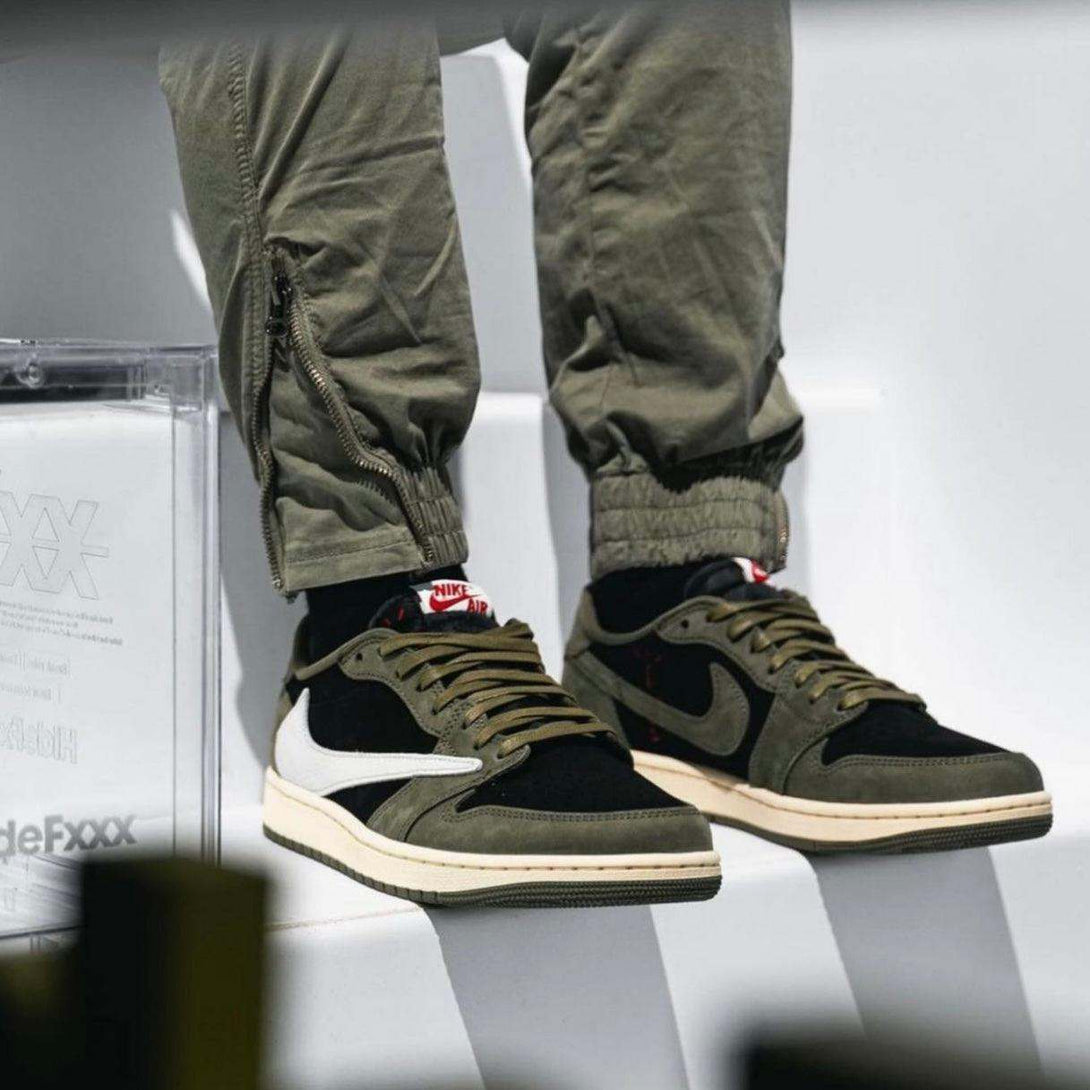 Travis Scott x Air Jordan 1 Low Black Olive - MAGIC CITY