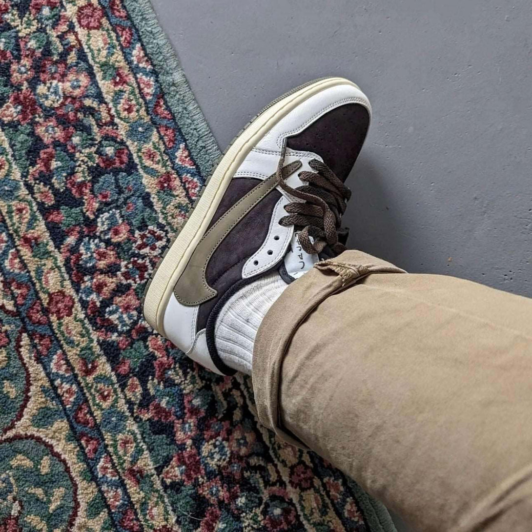 Travis Scott x Air Jordan 1 Low Olive