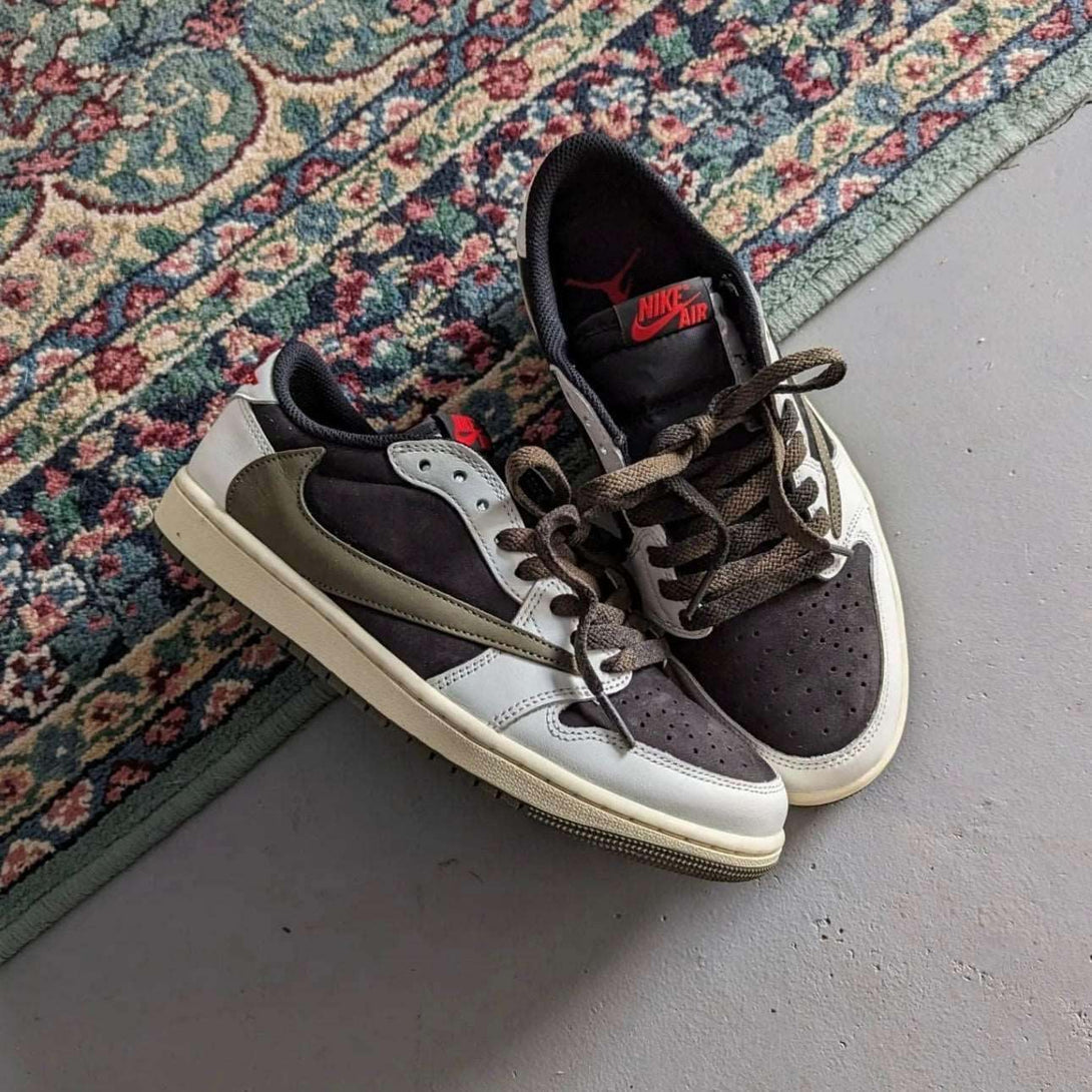 Travis Scott x Air Jordan 1 Low Olive